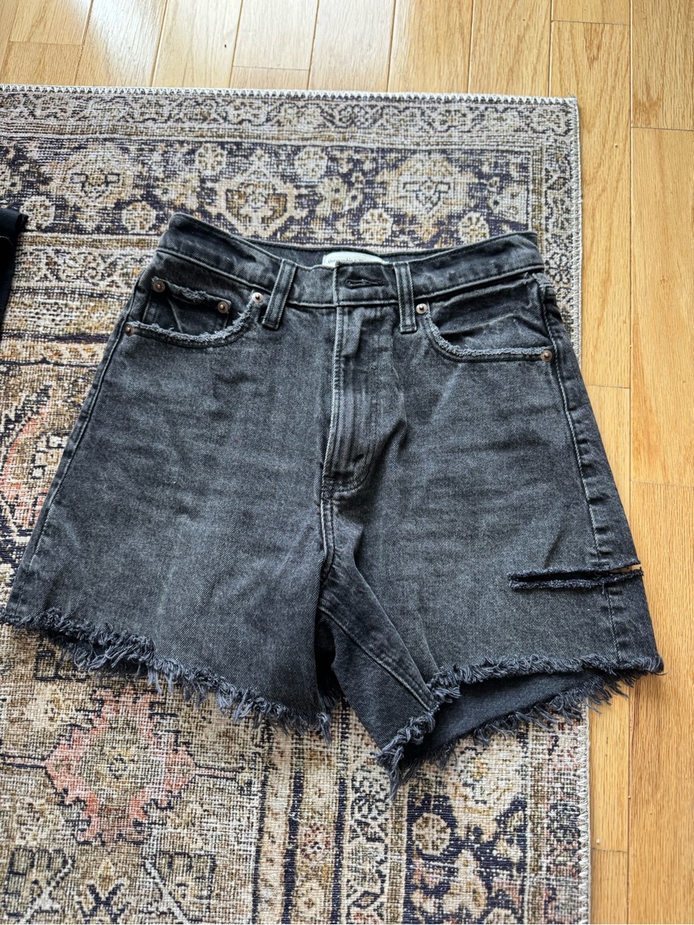 Abercrombie & Fitch The Dad Short High-Rise Black Denim Shorts